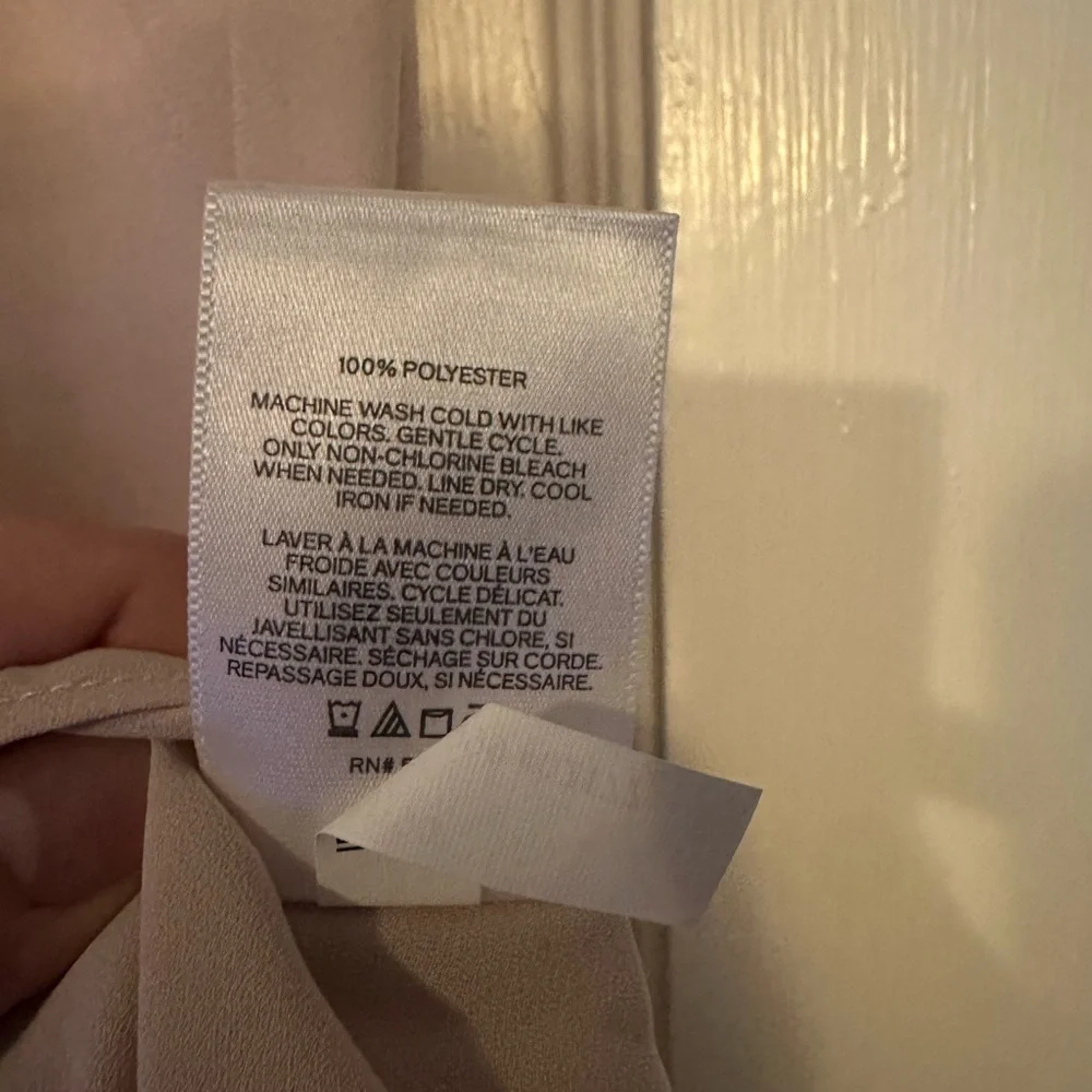 Express NWT Ruffle Neck Blouse - Picture 2 of 4
